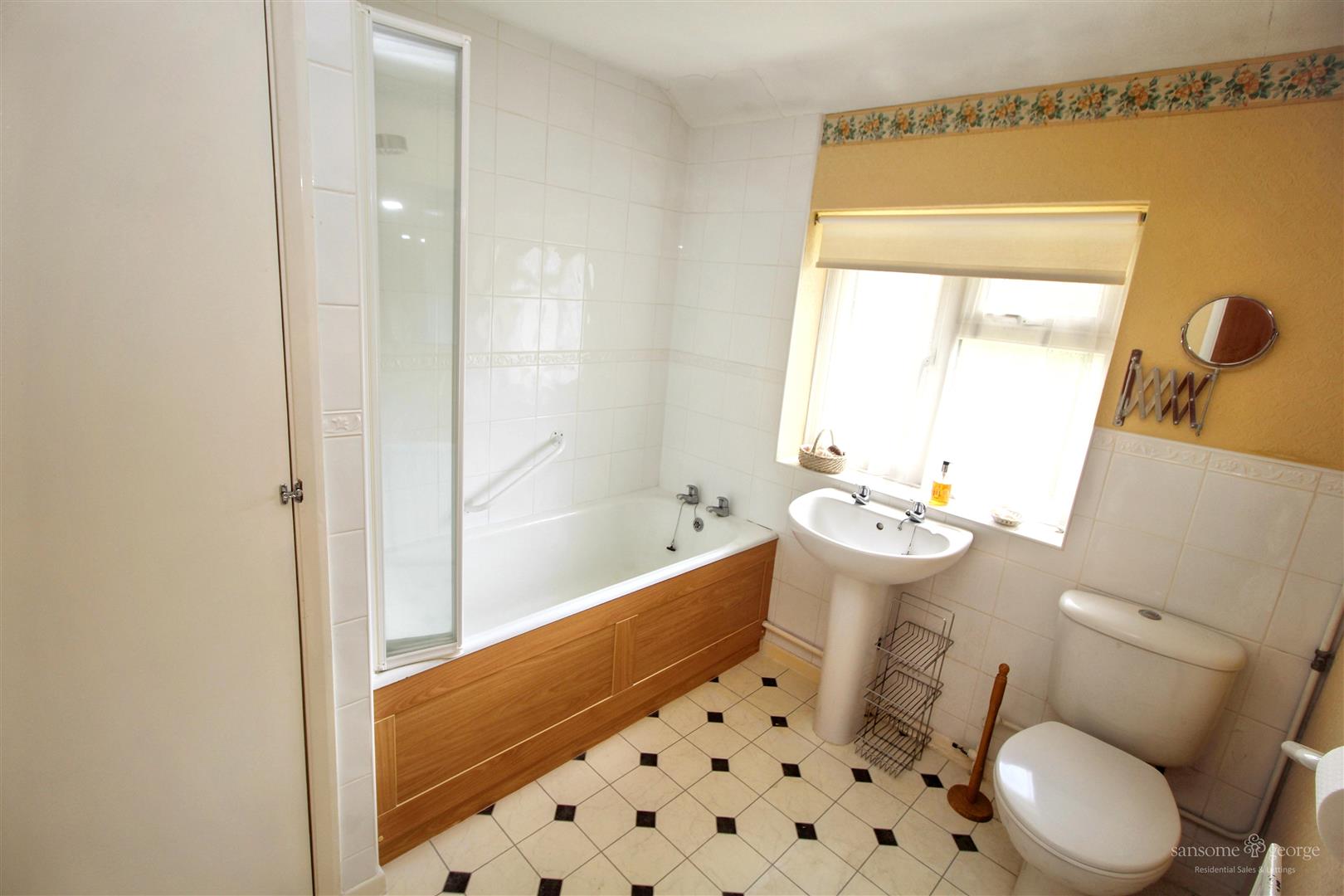 Fairford Road, Tilehurst, Reading